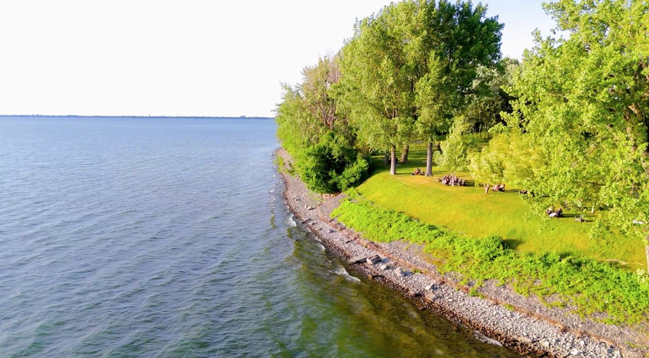 Parc public avec sentiers