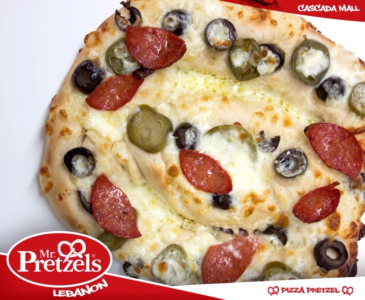 Un bretzel pizza salé